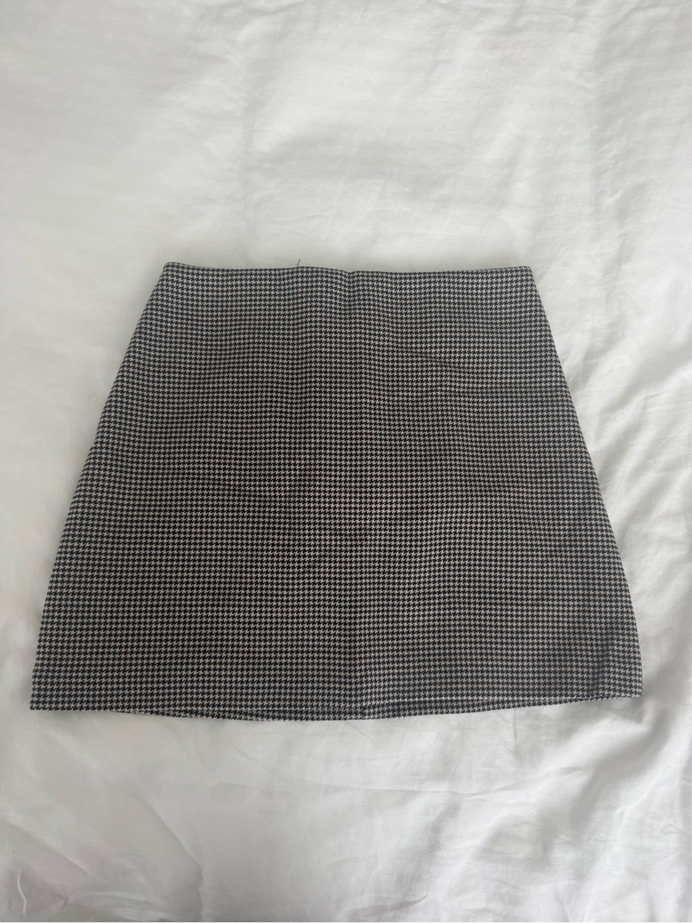 H&M Black and White Houndstooth Mini Skirt
